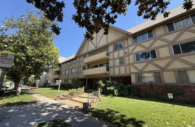 600 W Stocker St photos photos
