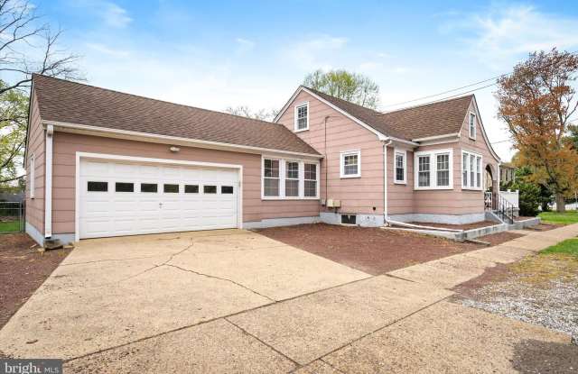 2734 QUAKERBRIDGE Road Gallery 2