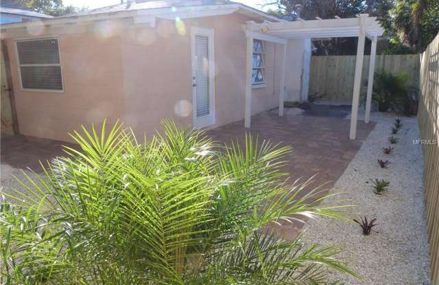 208 12TH AVENUE N - 208 12th Avenue North, St. Petersburg, FL 33701