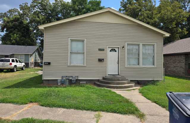 1512 Chandler Gallery 1