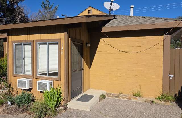 Remodeled 1 Bedroom 1 Bath located in the middle of Ojai - 240 Cruzero Street, Mira Monte, CA 93023