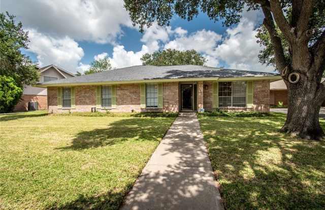 5010 Royalton Drive photos photos