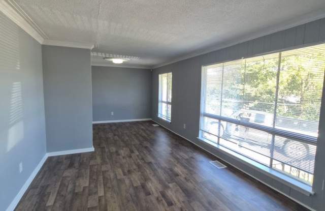 4213 Oakland Terrace N: Renovated 3BR Home with Fenced Yard, Carport & Storage Shed Gallery 3