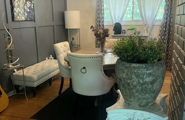 608 Charlton Dr Gallery 2