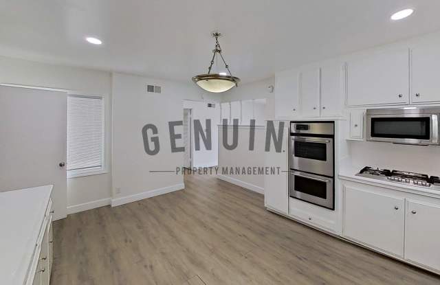 2 Story 5 Bedroom House - Cul De Sac Lot - Large Back Yard photos photos