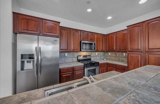 Upgraded 2BD/2BA Condo Near Empire Ranch Golf Club w/ Garage and Pool Access photos photos