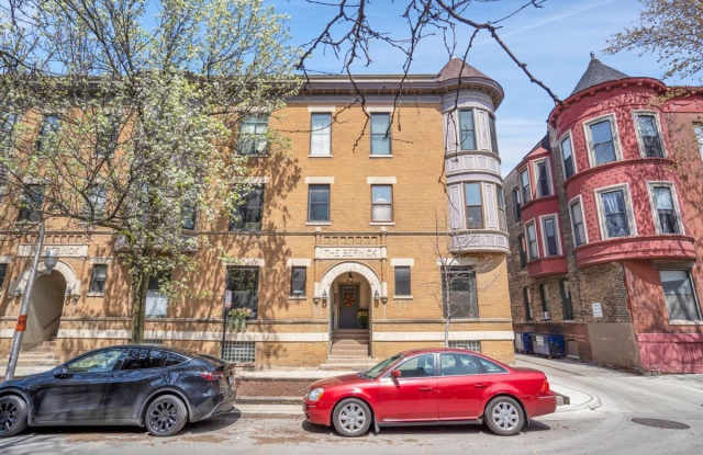 846 W Cornelia Avenue - 846 West Cornelia Avenue, Chicago, IL 60657 846 W Cornelia Avenue - 846 West Cornelia Avenue, Chicago, IL 60657