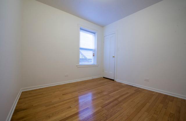 4714-20 S Michigan Gallery 4