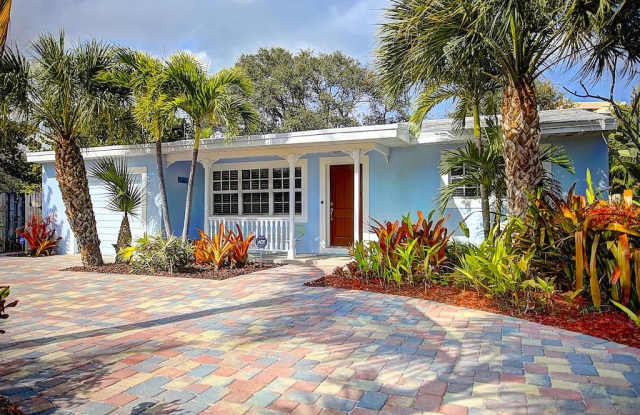 1679 Pleasant Drive photos photos