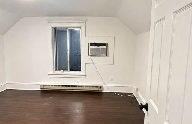 2617 West Cleveland Avenue Gallery 4