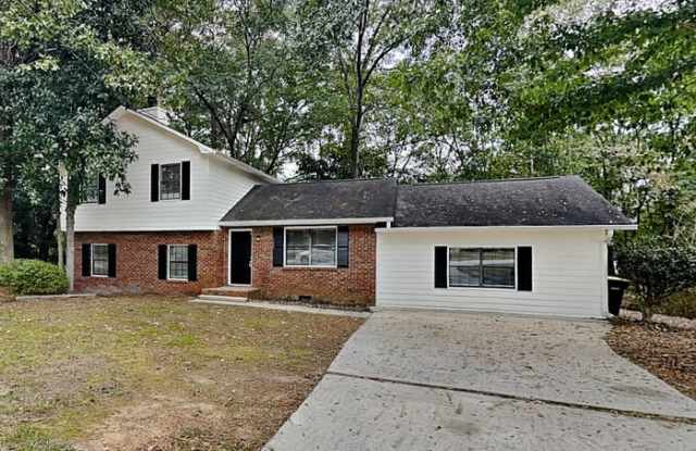102 Shannon Chase Drive - 102 Shannon Chase Drive, Fairburn, GA 30213