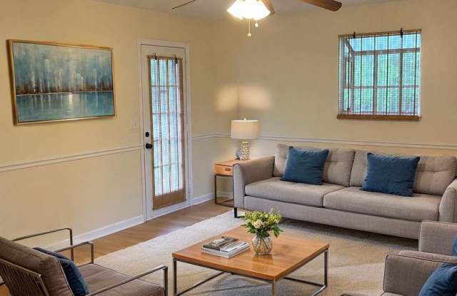 Reduced Price!  3 Bed 2 Bath Donelson House – Available NOW! $1900 Gallery 3