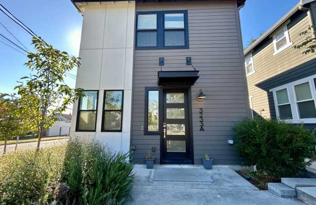 Beautiful 2 Bed 2.5 Bath Townhouse In Quiet Beacon Hill Neighborhood photos photos