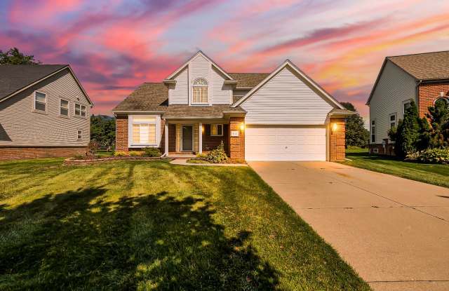 Spacious 4-Bedroom Colonial Home in Wixom! Gallery 1