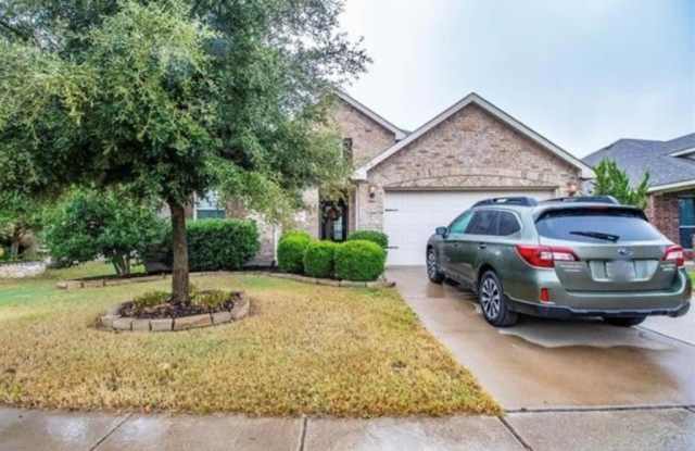 636 Bareback Lane - 636 Bareback Lane, Fort Worth, TX 76131