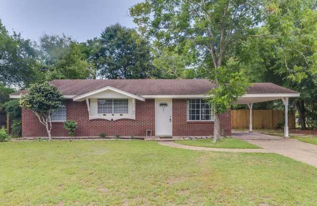 2610 Demaret Drive - 2610 Demaret Drive, Gulfport, MS 39507