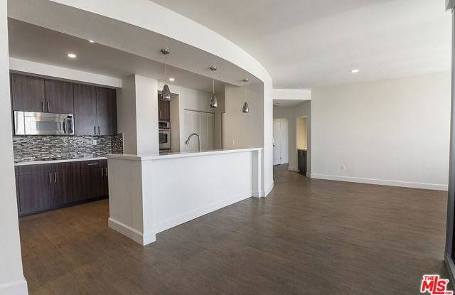 5670 Wilshire Boulevard photos photos