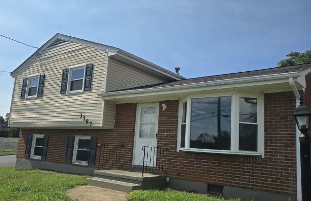 3767 Rolling Hill Ave Nw - 3767 Rolling Hill Avenue Northwest, Roanoke, VA 24017