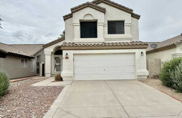 3040 E WAHALLA Lane Gallery 1