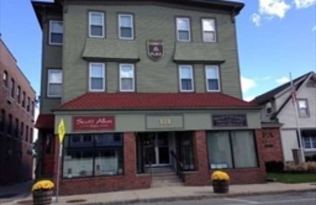 121 North Main Street - 121 North Main Street, Mansfield Center, MA 02048