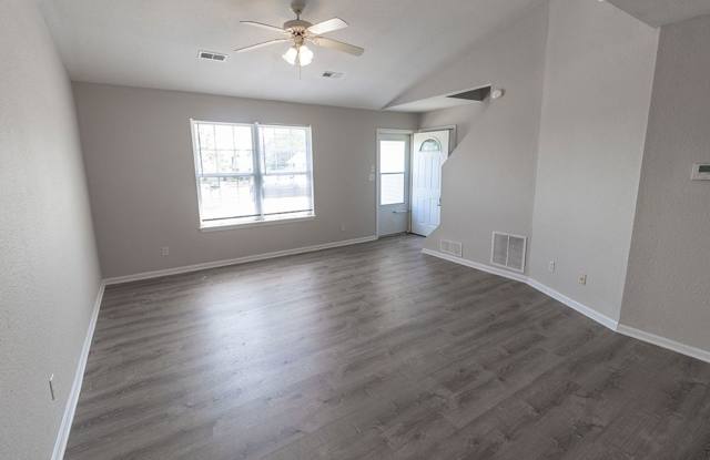 3 bedrooms and 2 bathrooms Gallery 3