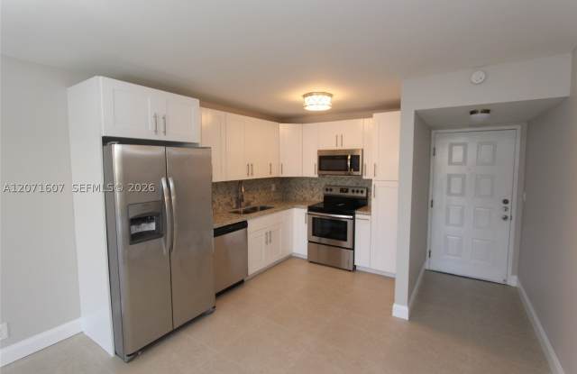 8005 Lake Dr Gallery 3