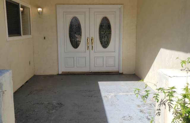 2117 Samson Avenue Gallery 2