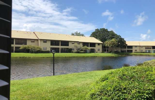 2BR/2BA Condo in Mission Lakes Gallery 1