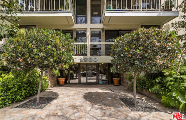 1230 N Sweetzer Ave photos photos