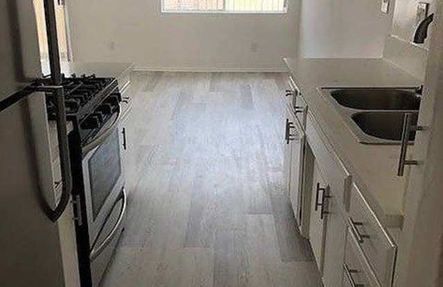 148 North Saint Andrews Place Gallery 2