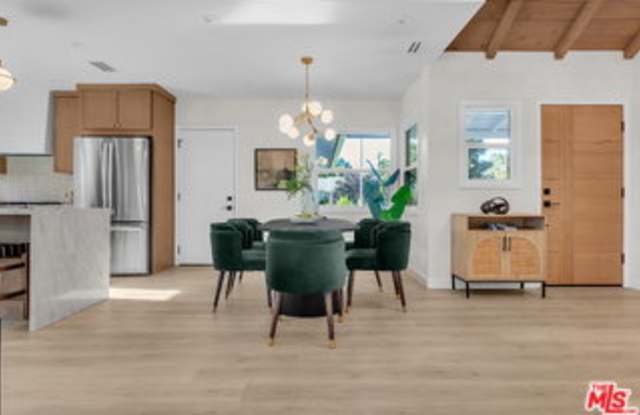 14930 Leadwell Street Gallery 4