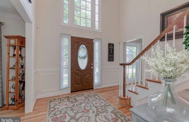 8801 SOUTHLEA CT Gallery 4