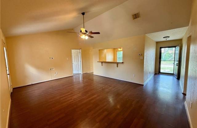 302 Renee Drive Gallery 4
