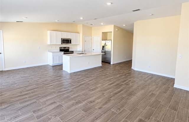 2113 NE 23rd Terrace Gallery 3