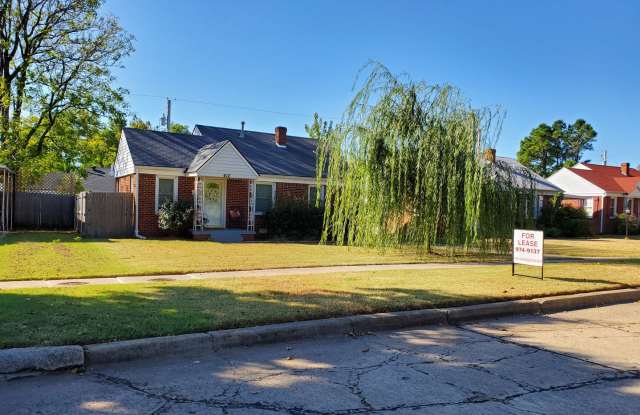 Beautiful 2 bedroom house with granite and central heat and air photos photos