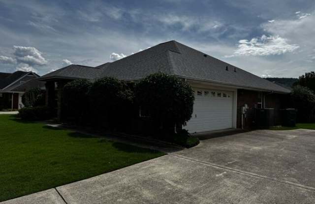 7010 Thornwood Lane Southeast Gallery 3