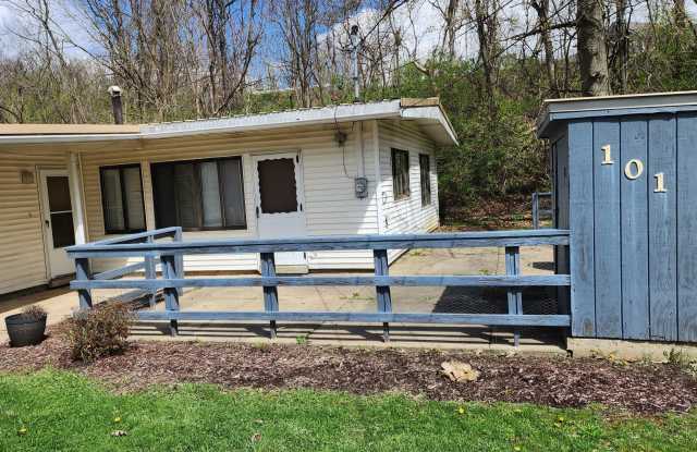 Three bedroom 1.5 house available for rent May 1 2026! Gallery 4