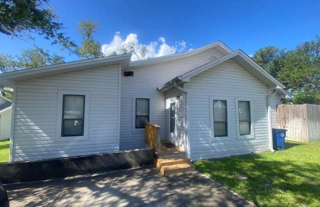Cozy  Economical Unit in The Cove w/Waterfront Views of Massalina Bayou! photos photos