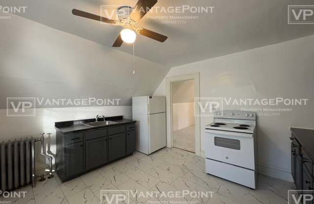 1103 North Division Street - Upper Gallery 2