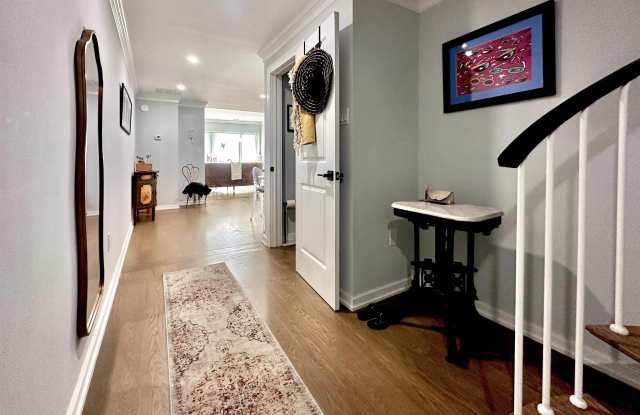 2715 Boardwalk Gallery 2