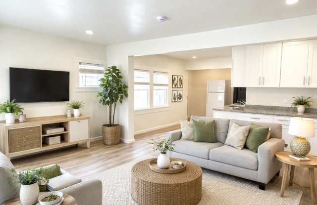 5 Bed/2 Full Baths W/Washer Hook Ups! - 17 Cambridge Avenue, San Leandro, CA 94577