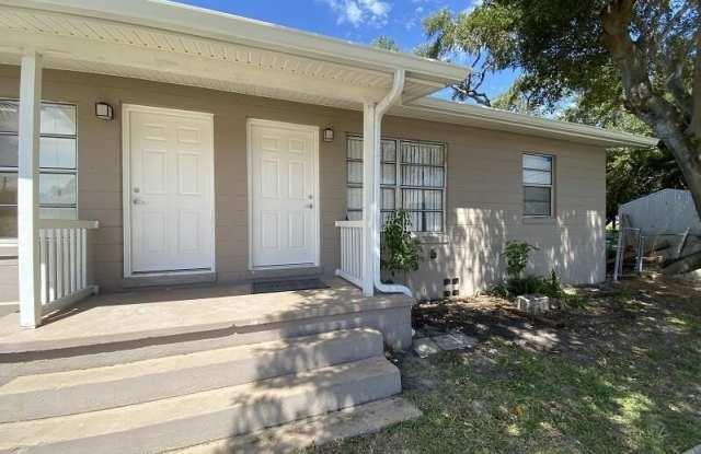 128 Adams Avenue unit: 2 photos photos