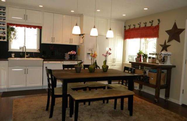 3 Bedroom 1.5 Bath Split Level Home for Rent in Aurora photos photos