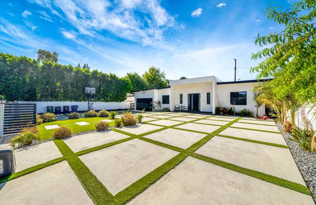 23143 Leonora Dr - 23143 Leonora Drive, Los Angeles, CA 91367