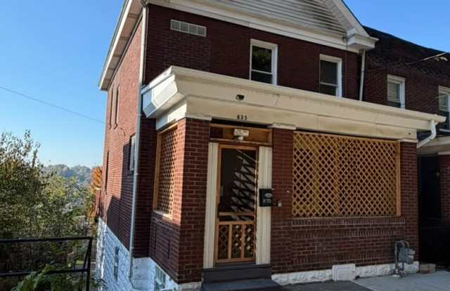 Charming 3BR House in McKees Rocks, Section 8 Considered!! Gallery 1