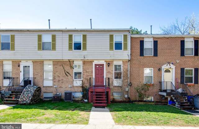 557 W DIAMOND AVENUE photos photos