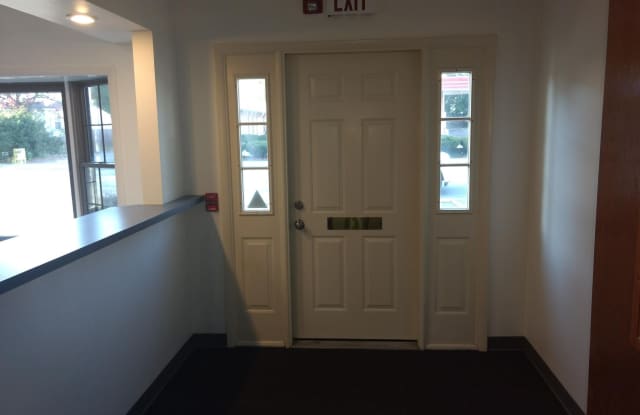 207 S EASTON Road Gallery 3