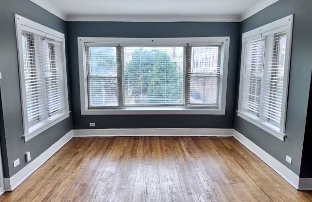 7915 S Langley Avenue Gallery 3