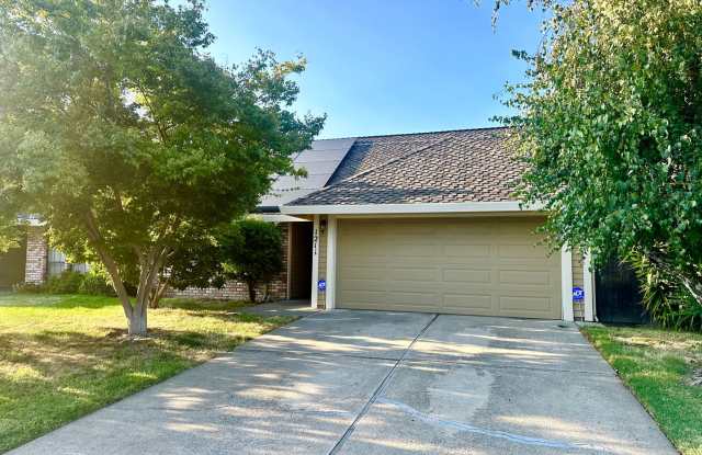 ADORABLE 2/2 Home! Beautiful Upgrades!!  *Please Read Entire Ad For Viewings* photos photos