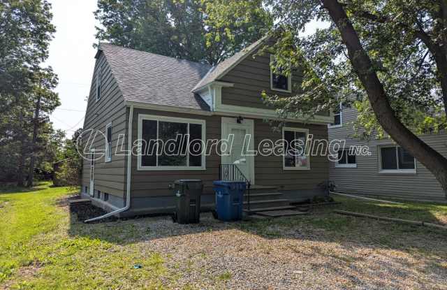 Spacious 4 Bedroom Home in Vermilion Near Lake. photos photos